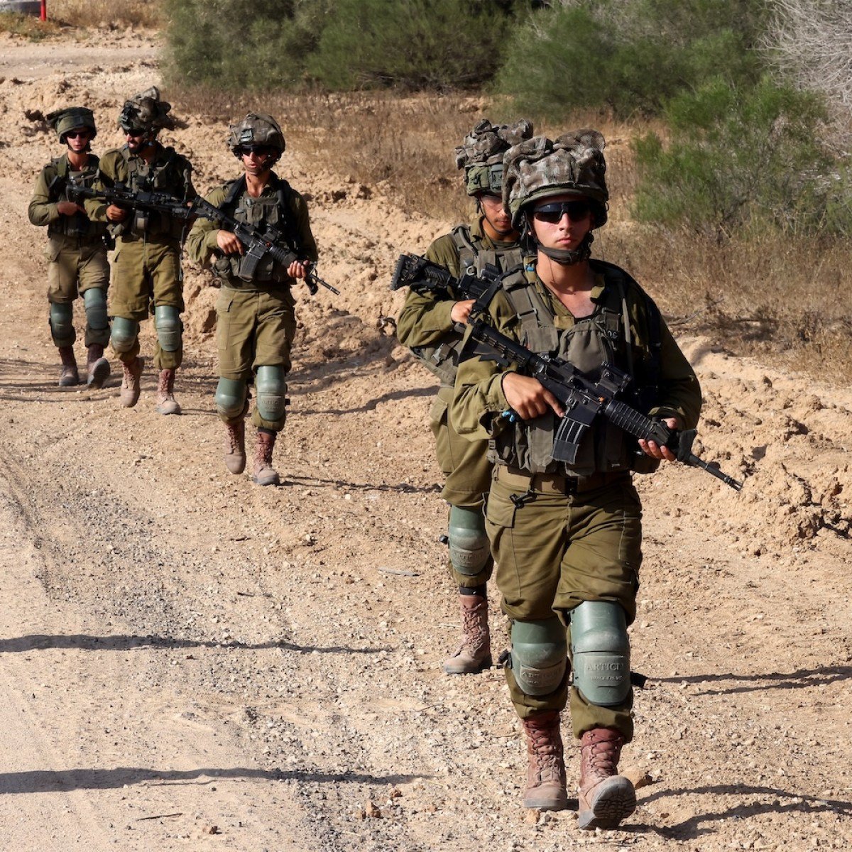 Will Israel launch a major ground offensive in Lebanon by December 31?